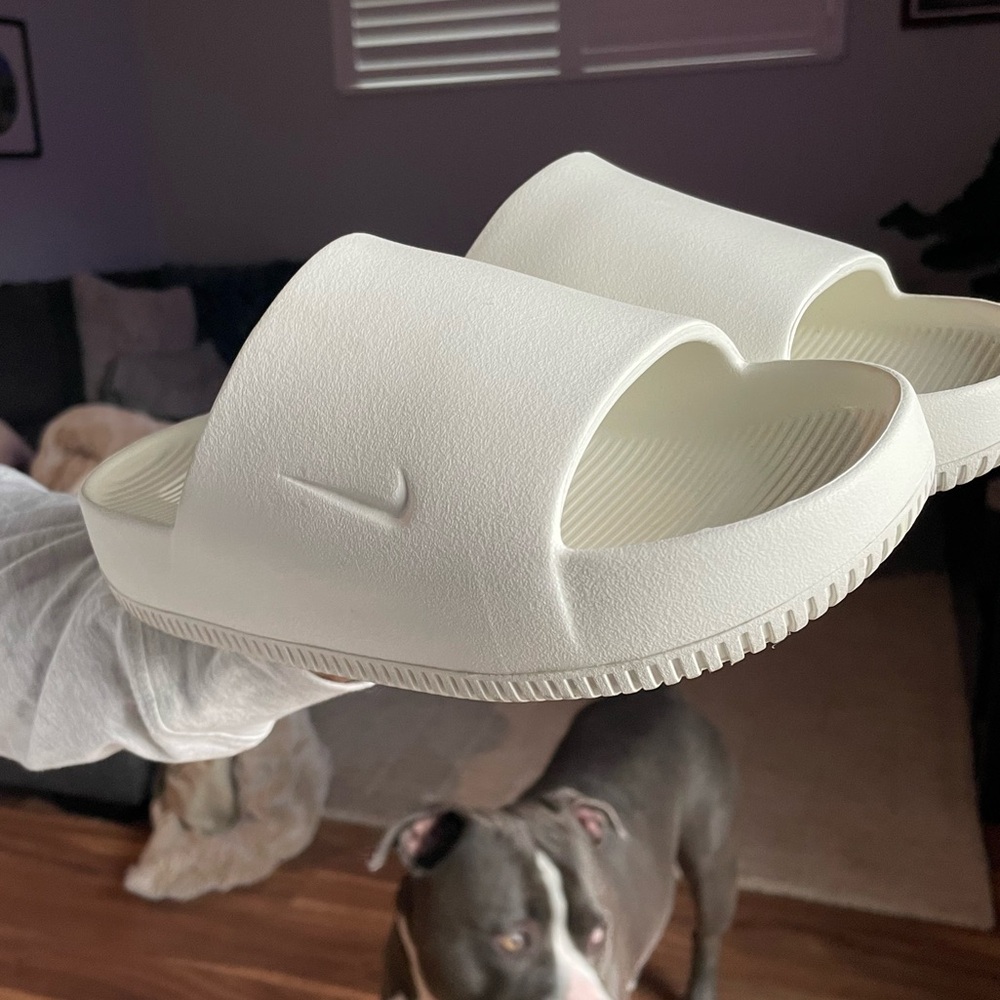 Nike Cream Slide Sandals